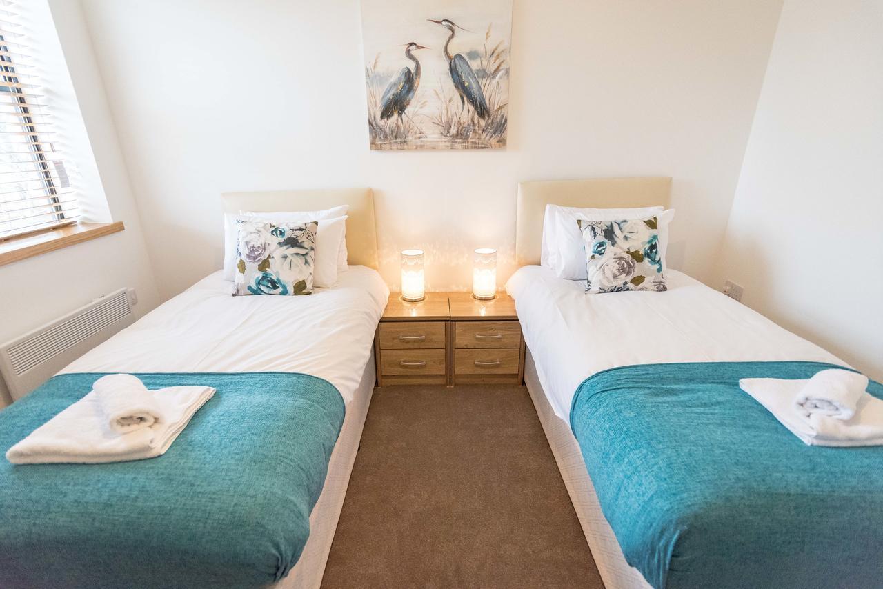 Comfortable Modern Apartment In Swindon, Free Parking Sleeps Up To 5 外观 照片